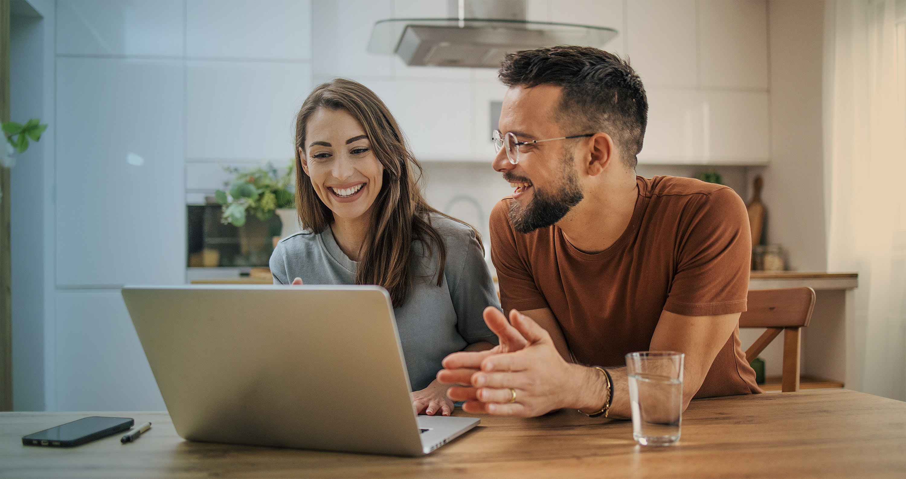 Generous couple giving online